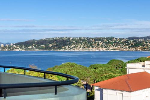 Superior Double Room with Balcony and Sea View