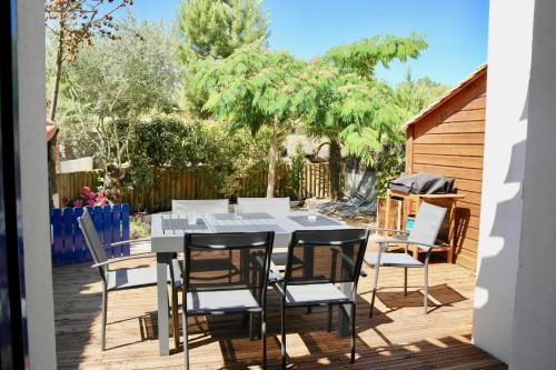 Two-Bedroom House room in Maison pour 5 proche plage piscine commune