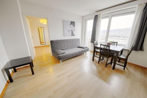One Bedroom Apartment with balcony N