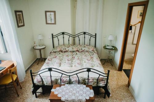 1 queen bed, 1 twin bed