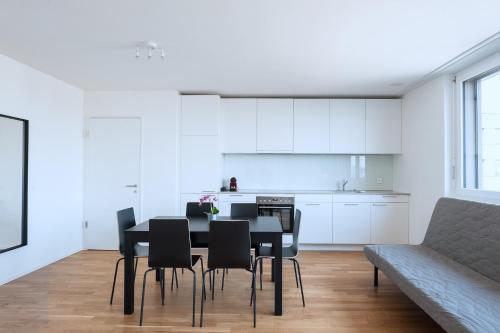 Apartment with balcony J