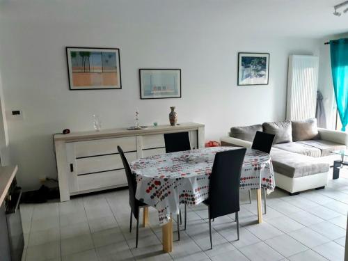 Appartement à 150m de la grande plage de Sion - image 3