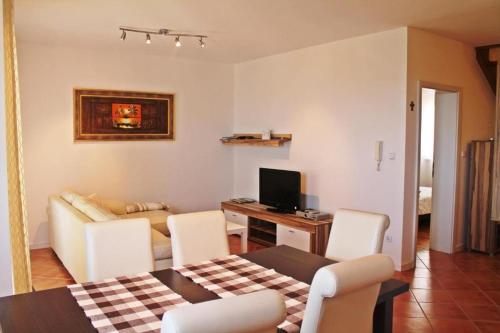 Apartment in Zambratija with sea view, balcony, air conditioning, WiFi (4961-3), Zambratija (fotografie 3)