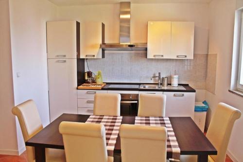 Apartment in Zambratija with sea view, balcony, air conditioning, WiFi (4961-3), Zambratija (fotografie 7)