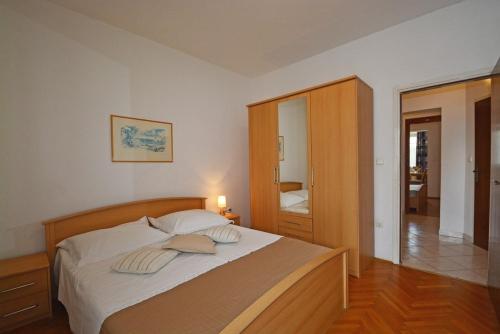 Apartment in Duce with sea view, terrace, air conditioning, WiFi 4969-1, Duće (photo 7)