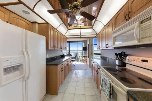 White sand warm breeze welcome to paradise two bedroom Gulf front condo LHT901 - image 5