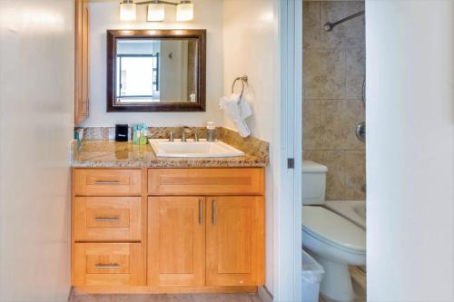 Waikiki Banyan Condo With Panoramic 37th Floor Ocean Views condo - image 6