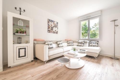 Appartement en résidence entre mer et forêt - image 2