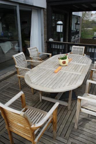 Hotel Ambassade - image 9