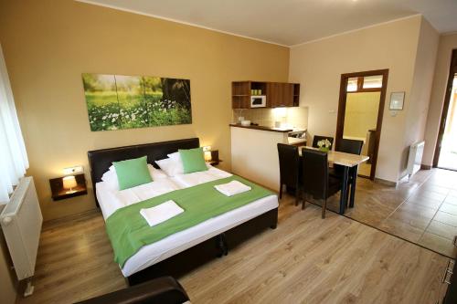 Gellény Lux Apartman - image 14