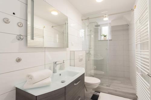 Dušš, Apartment Danica in Dračevac Ninski