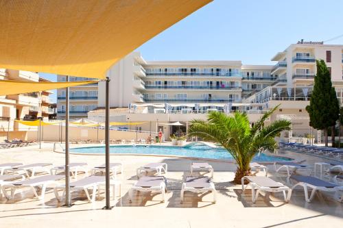 مسبح, فندق واي أبارتامنتوس بلايا مار (Hotel y Apartamentos Playa Mar) in ماناكور