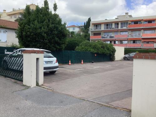 Quartier piscine municipale Bel Appart 4 pers terrasse parking wi-fi