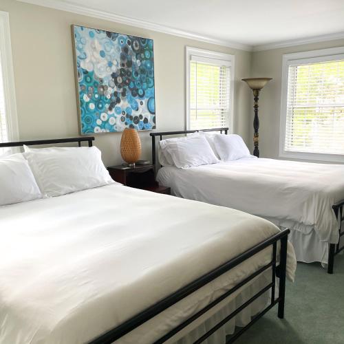 The Homestead Room Type -  Two Queen Guestroom w/ Fireplace