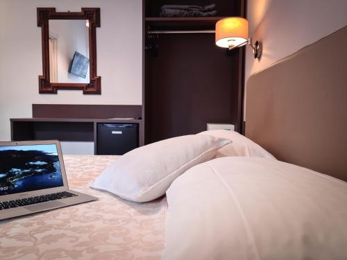 Double Room with Private Bathroom room in B&B Joan's Heritage