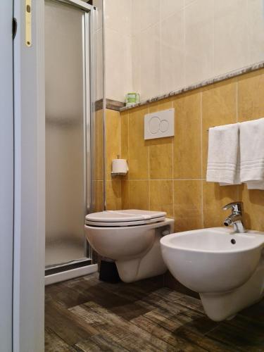Double Room with Private Bathroom image 2