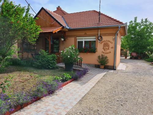 Kriszta apartman, Balatongyörök