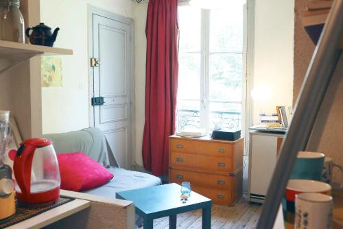 Charming bright apartment near Montmartre 