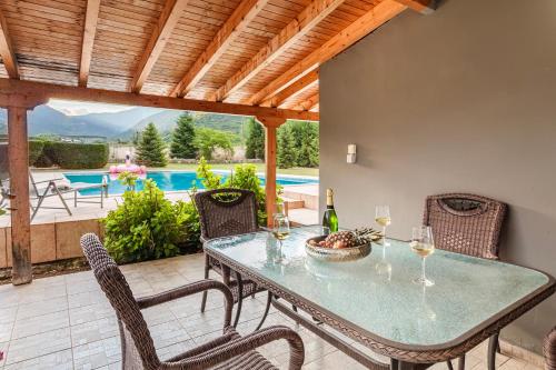 Villa Stymfalia - Luxury Mansion with Private Pool