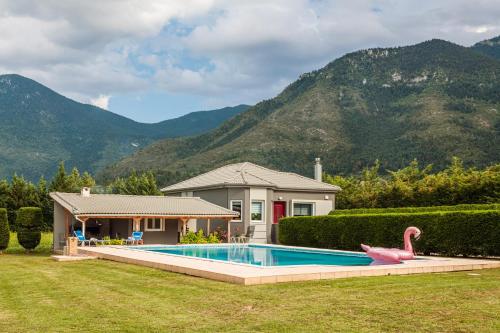 Villa Stymfalia - Luxury Mansion with Private Pool