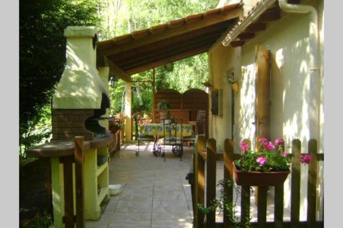 petite maison entre mer et montagne gîte à louer Castillon