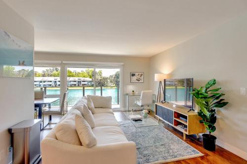 Urban Flat Apartments @ Foster City - main image