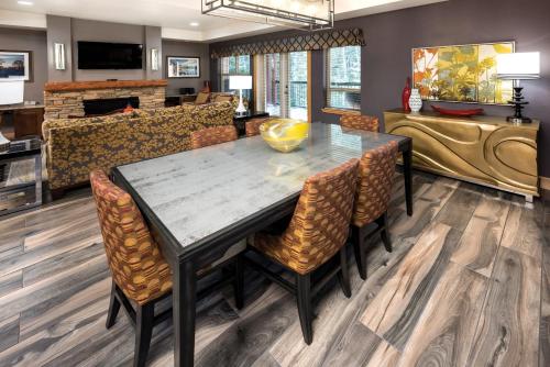 Ételek és italok, WorldMark McCall in Mccall