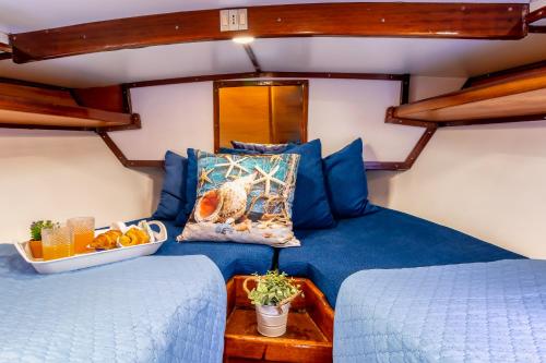 Marta Boat B&B 4