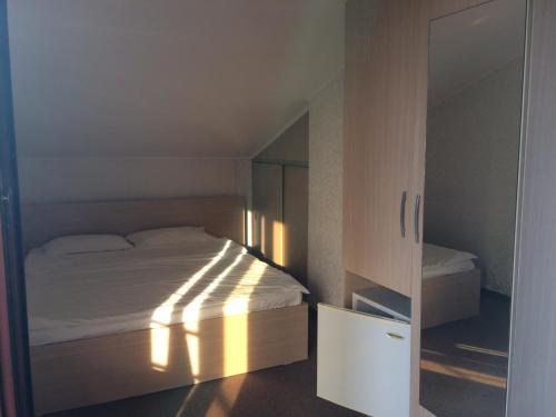 Double Room image 6