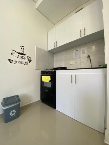 CasaBlanca ApartaEstudios in Жирардо