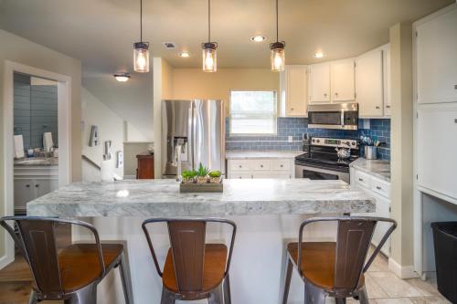 Lakeside Family Condo Near Horseshoe Bay Resort - image 8