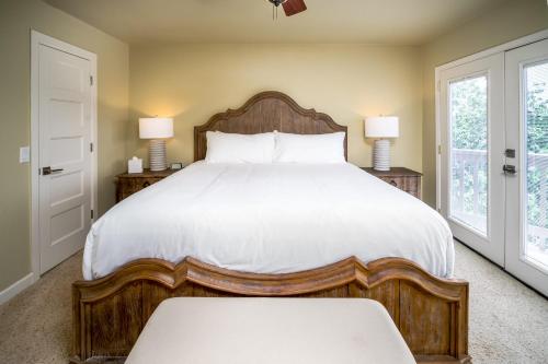 Lakeside Family Condo Near Horseshoe Bay Resort - image 12