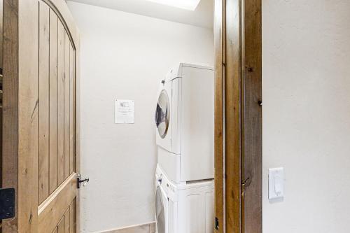 Dreamcatcher 7B Rental