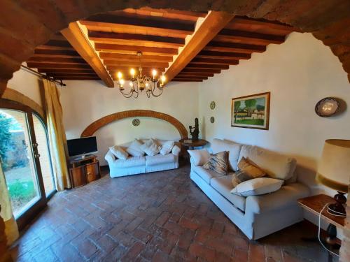 Il Moreto - Casale Toscano per gruppi vicino Bolgheri e mare in Casale Marittimo