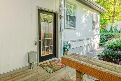 Deck & Private Entrance near UpTown & SouthPark