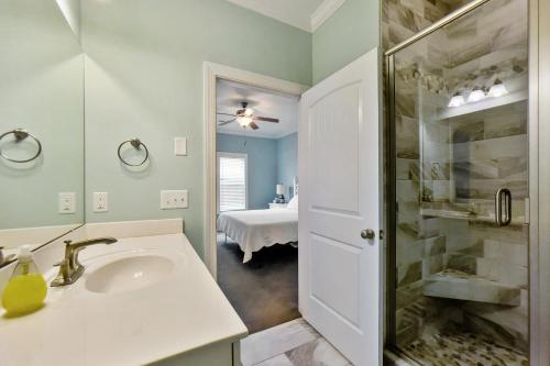 Sunset Serenity in Sunset Beach with private pool elevator pool table and space for 14 guests - image 6