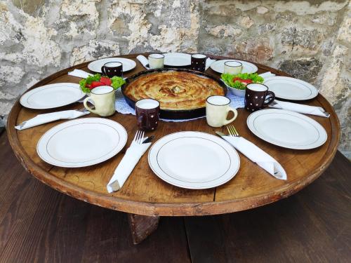 Bobića konak - Lukomir (Bobica konak - Lukomir) in Lukomir