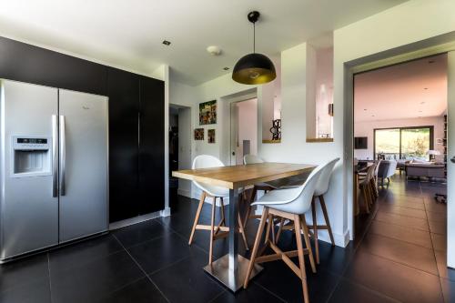 VILLA BLUE KEYWEEK Design villa close to Biarritz city center and beaches