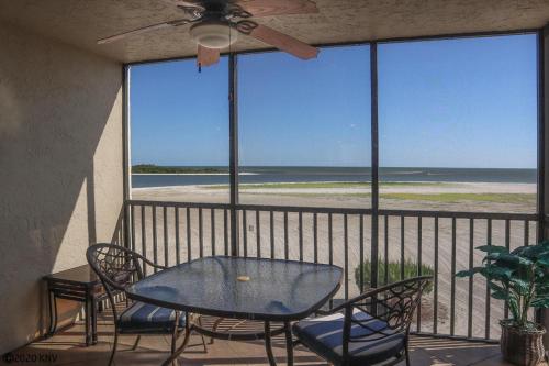Carlos Pointe 413 by Kathy Nesbit Vacations - image 5