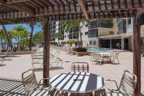 Carlos Pointe 413 by Kathy Nesbit Vacations