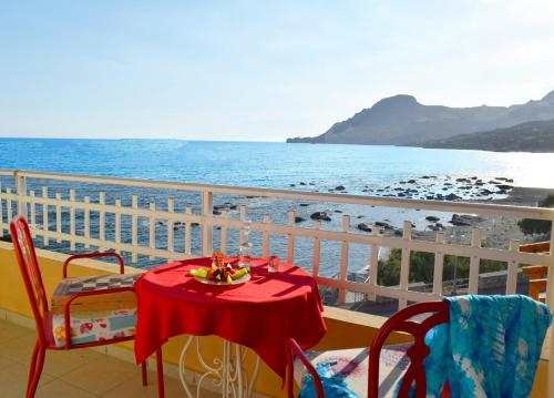  En Plo Studios & Apartments, Pension in Plakias