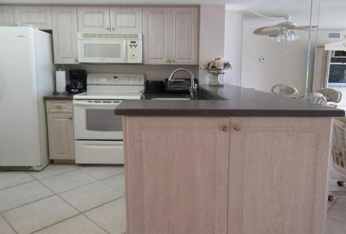 Carlos Pointe 231 by Kathy Nesbit Vacations - image 8