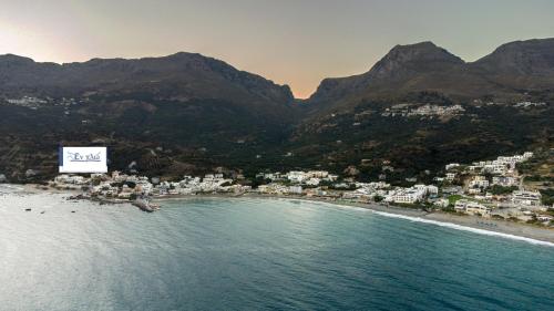 Exterior view, En Plo Studios & Apartments in Plakias