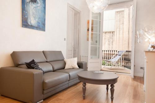 LUXURY BARCELONA CENTRAL CITY COSY 3 BEDROOM APARTMENT WITH PRIVATE TERRACE, Barcellona (foto 9)