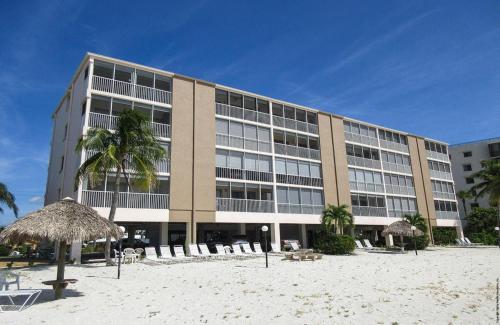 Castle Beach 304 by Kathy Nesbit Vacations Fort Myers Beach