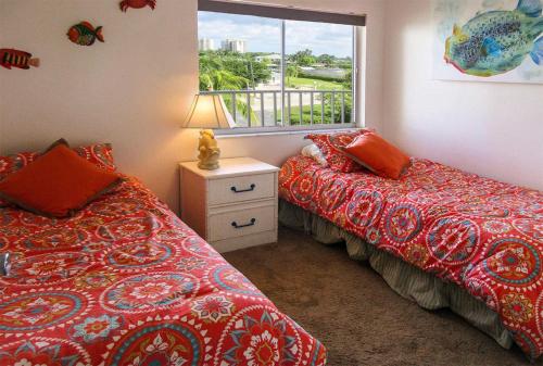 Castle Beach 304 by Kathy Nesbit Vacations