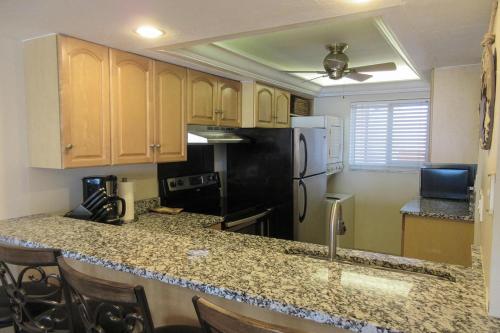 Castle Beach 302 by Kathy Nesbit Vacations - image 11