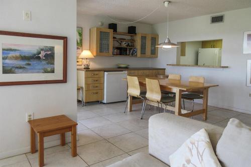 Sandarac 109B by Kathy Nesbit Vacations - image 8