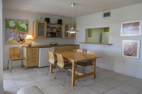 Sandarac 109B by Kathy Nesbit Vacations - image 10