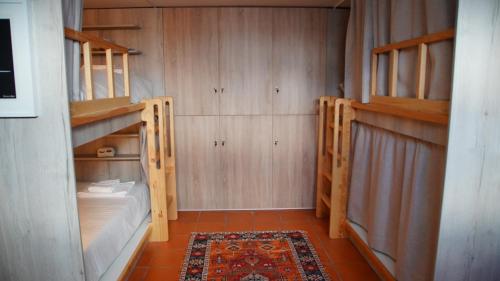 1 bunk bed